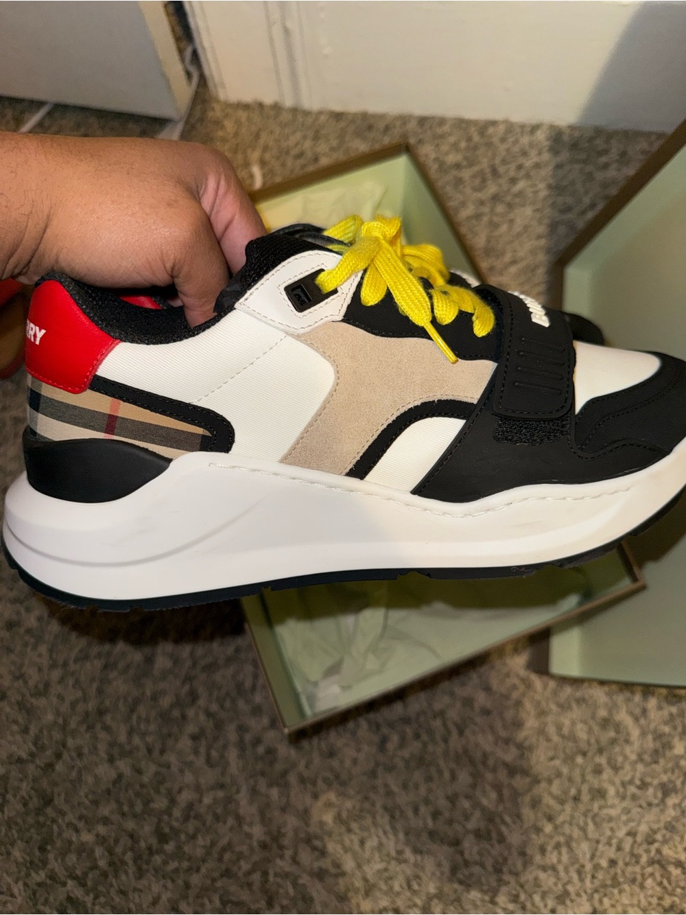 Burberry Sneakers (unisex) - Picture 2 of 8
